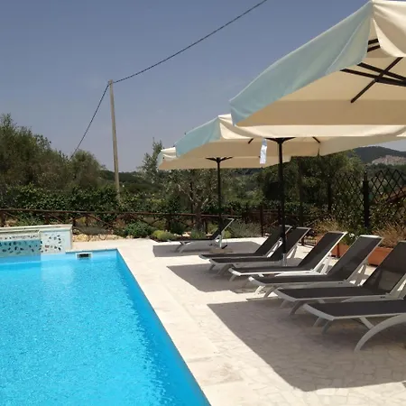 Villa Testa Di Lepre Sleeps 3 Air Con *