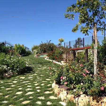 Testa Di Lepre Sleeps 3 Air Con Villa